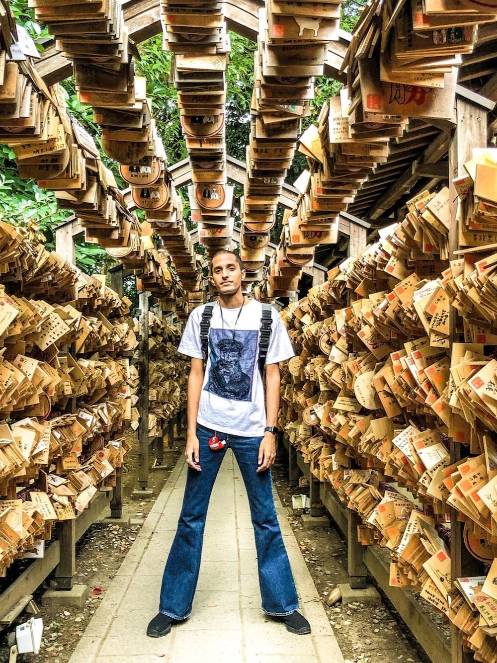 「SEVESKIG、デニム、ベルボトム、571、Levi's、70's、デニムパンツ、古着MIX、秋コーデ、シンプルコーデ」｜「SEVESKIGのSEVESKIG セヴシグ / LAME PATCH T / CT-SV-KS-1008（Tシャツ/カットソー、ホワイト系）」を使った、Lisasさん（メンズ・180cm）の秋コーディネートの1枚目の写真