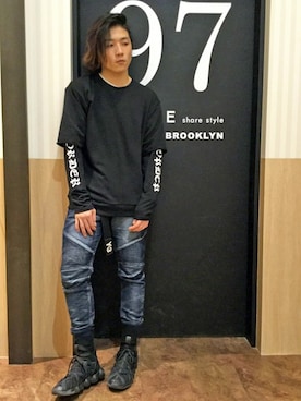 「袖プリント」｜「アイテム（デニムパンツ）」を使った、橋川　広太郎さん（メンズ・170cm）の春コーディネート