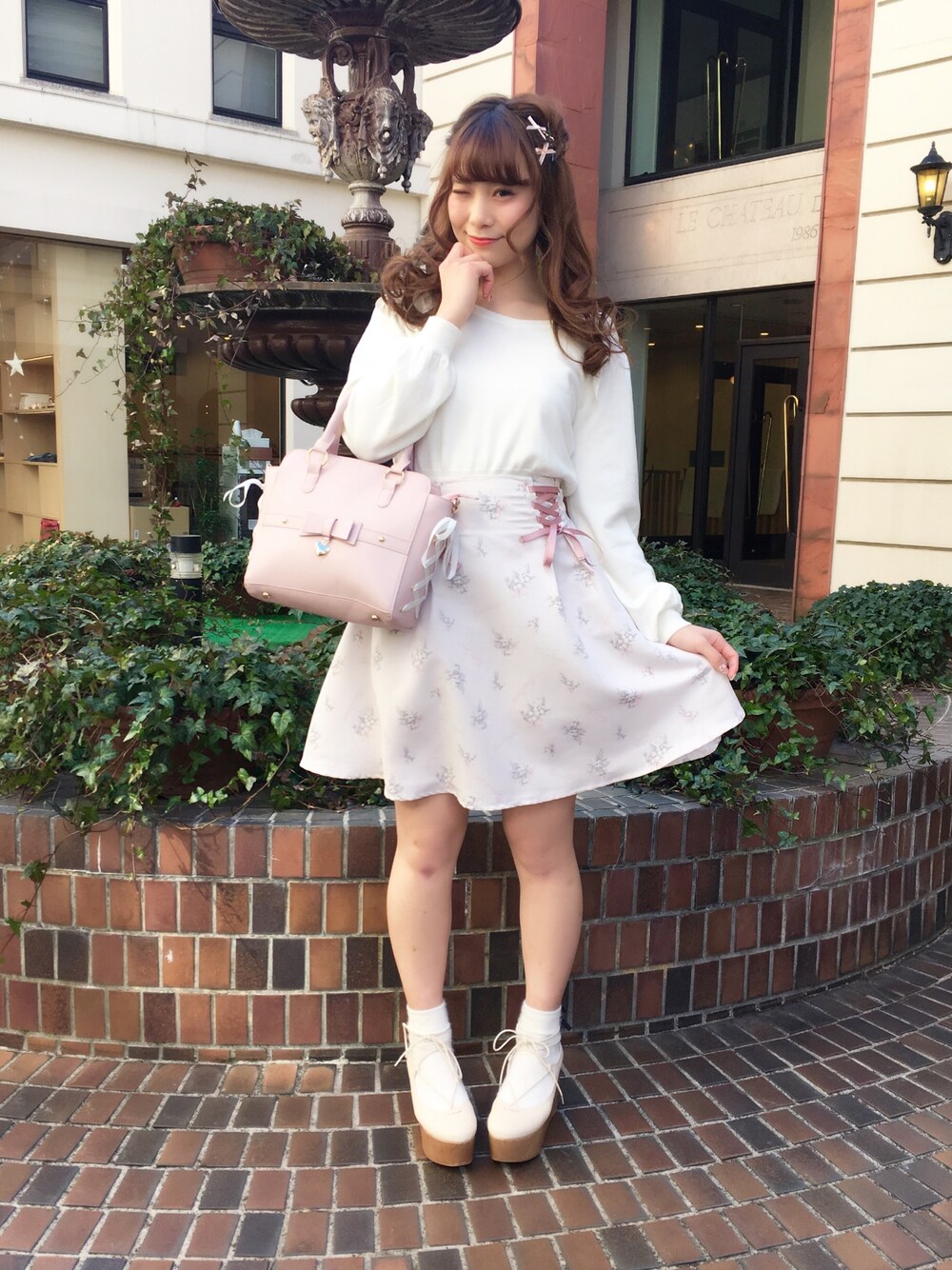 「春コーデ、ピンク、カーディガン、ホワイト、花柄、ハイウエスト、厚底、ガーリー」｜「Ank Rougeのアイテム（カーディガン/ボレロ、ホワイト系）」を使った、m a y u さん（レディース・158cm）の春コーディネートの1枚目の写真