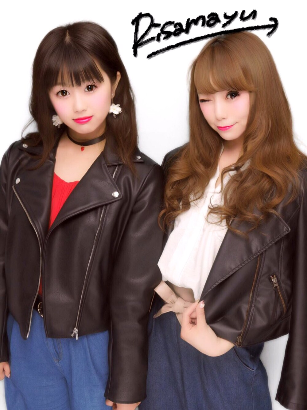 「カジュアル、はるコーデ、オトナカジュアル、ワイドパンツ、レザージャケット、白シャツ、サッシュベルト、大人カジュアル、デニム、デニムパンツ」｜「PAGEBOYのフェイクレザー裏毛フード付きブルゾン（ライダースジャケット、ブラック系）」を使った、m a y u さん（レディース・158cm）の春コーディネートの1枚目の写真