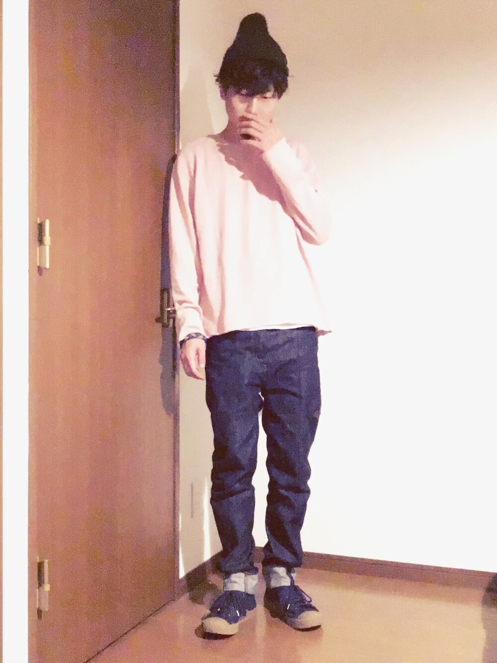 「大人カジュアル、ビックシルエット、ラフ、秋のコーデ、G-STAR RAW(G-STAR RAW)、テーパードパンツ、ジーンズソムリエ、ジーンズ、ニット帽、スニーカー」｜「G-STAR RAWのLanc 3D Tapered Jeans（デニムパンツ、ブルー系）」を使った、Takafumi Watanabeさん（メンズ・178cm）の秋コーディネートの1枚目の写真