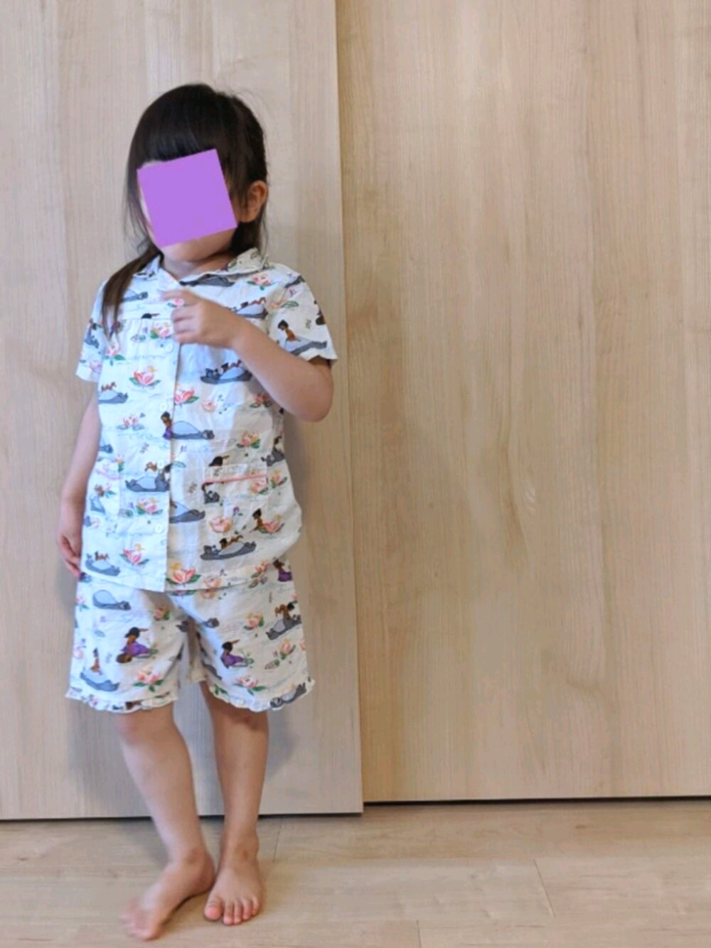 「シャツ好き集まれ、3歳、女の子、キッズコーデ、セットアップ、ゆるコーデ、パジャマ、キャスキッドソン、ディズニー、ジャングルブック」｜「Cath Kidstonのアイテム（セットアップ、その他）」を使った、the_sugarsさん（キッズ・90cm）の夏コーディネートの1枚目の写真