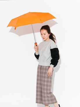 「アイテム（折りたたみ傘）」を使った、ameme URBAN RESEARCHさん（レディース・163cm）の秋コーディネート