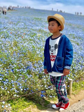 「おでかけ」｜「アイテム（ノーカラージャケット）」を使った、*tM*さん（キッズ・110cm）の春コーディネート