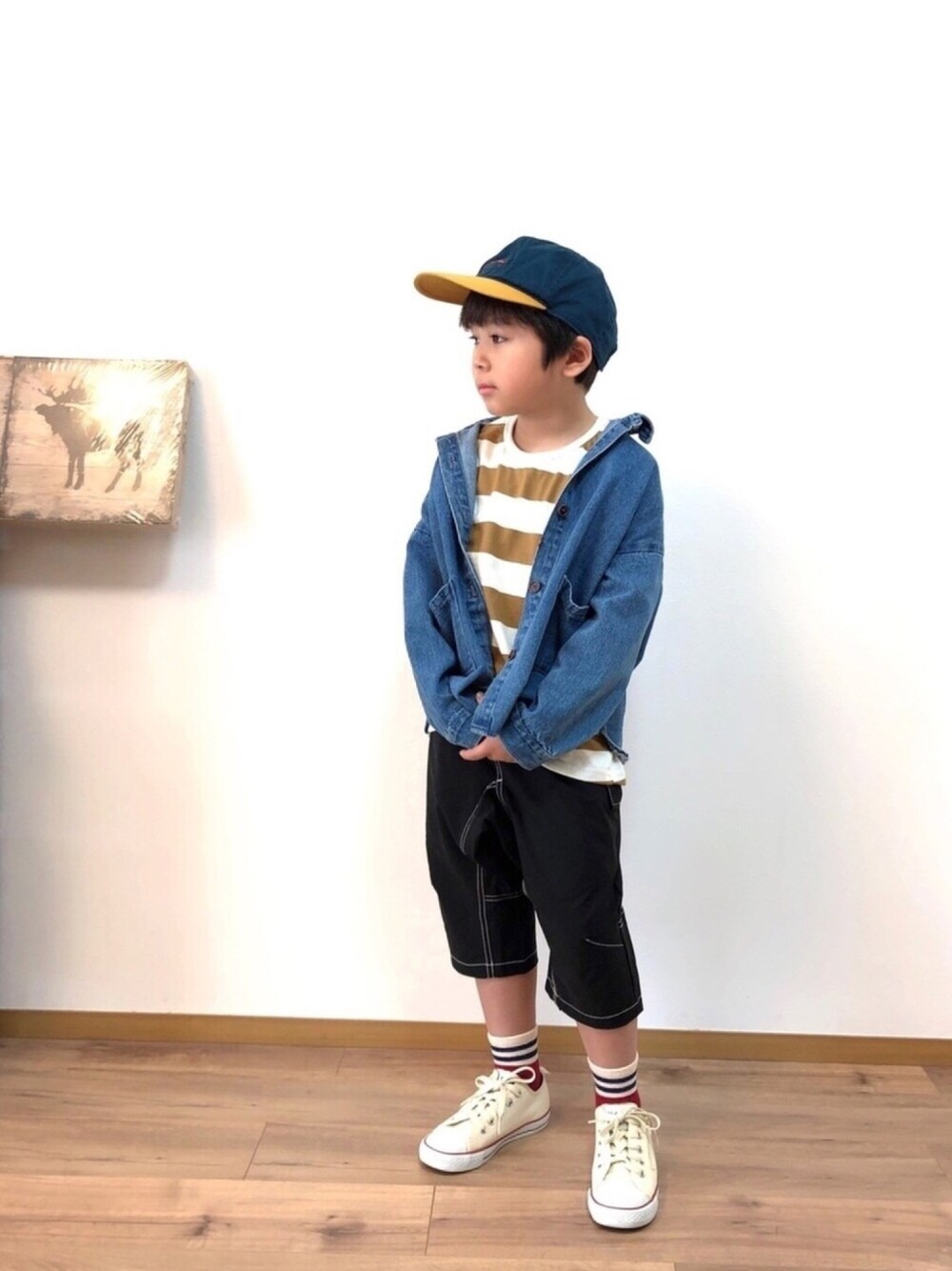 「デニムジャケット、ボーダートップス、ハーフパンツ、スケータースタイル、キャップ、ラインソックス、カジュアルコーデ、7歳」｜「laule'aのアイテム（カバーオール、ブルー系）」を使った、*tM*さん（キッズ・120cm）の春コーディネートの1枚目の写真