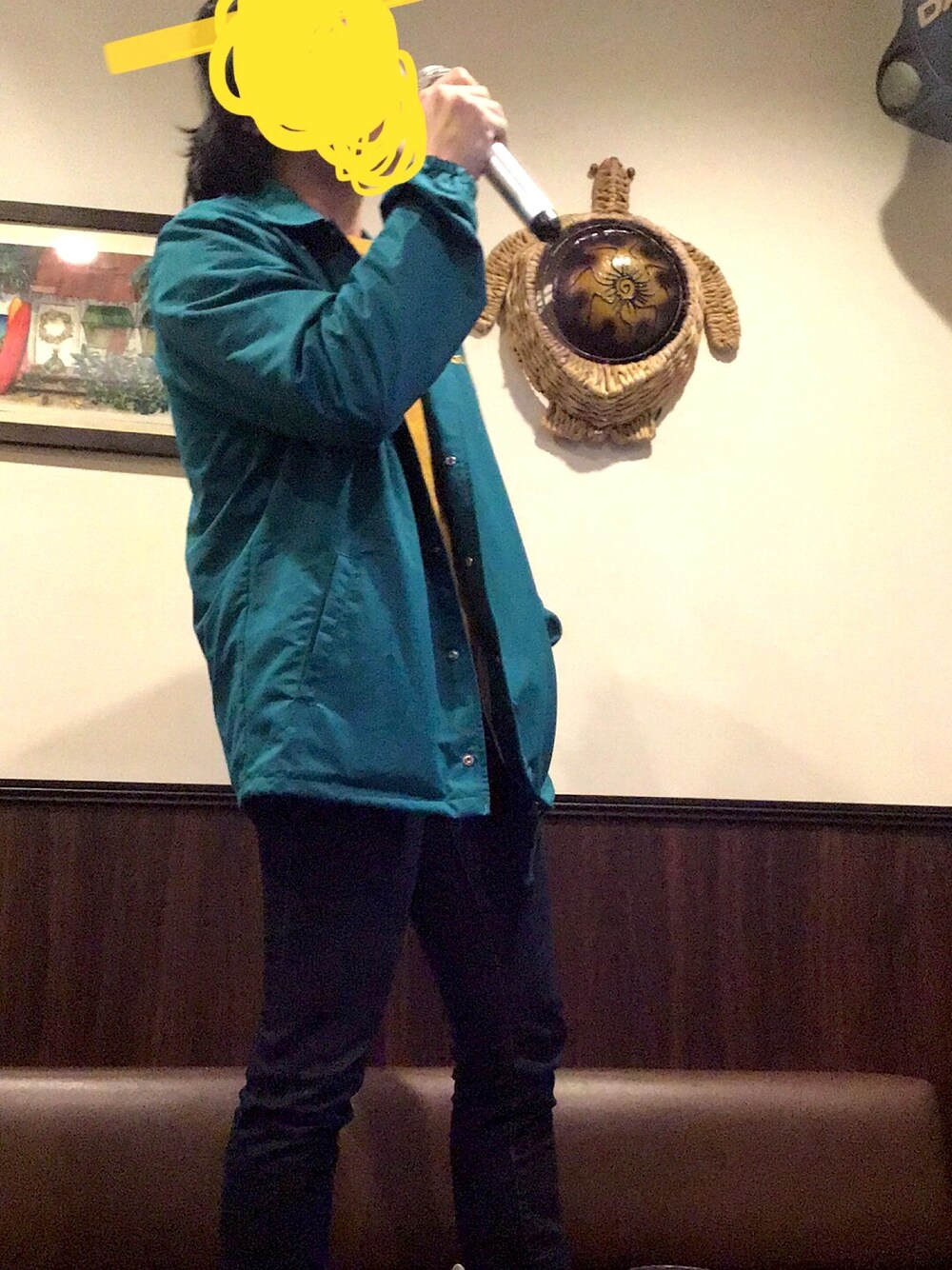 「春コーデ、浪人生、受験生、早稲田大学、ロン毛、お洒落さんとつながりたい」｜「UNDEFEATED のアイテム（ナイロンジャケット、グリーン系）」を使った、オンジェンダさん（メンズ・163cm）の春コーディネートの1枚目の写真