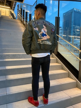 「バックプリント」｜「アイテム（MA-1）」を使った、生田智義さん（メンズ・174cm）の秋コーディネート