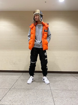 「AVIREX（アヴィレックス）のアイテム（ダウンジャケット/コート）」を使った、生田智義さん（メンズ・174cm）の秋コーディネート