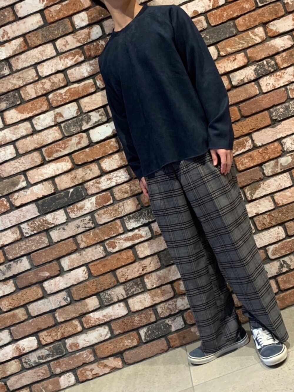 「大学生、チェック、カジュアル、お洒落さんとつながりたい、ワイドパンツ、今日のコーデ、きれいめカジュアル、冬、秋冬コーデ、シンプル」｜「INHERITのアイテム（トップス、ブルー系）」を使った、えびちゃんさん（メンズ・169cm）の秋コーディネートの1枚目の写真