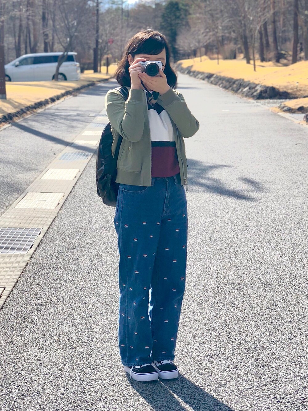 「休日スタイル、カジュアルコーデ、おしゃれさんと繋がりたい、お出掛け、ＧＷ、カメラ女子、お散歩♪」｜「E hyphen world galleryのおしゅしだよ デニムパンツ（デニムパンツ、ブルー系）」を使った、runonさん（レディース・158cm）の春コーディネートの1枚目の写真