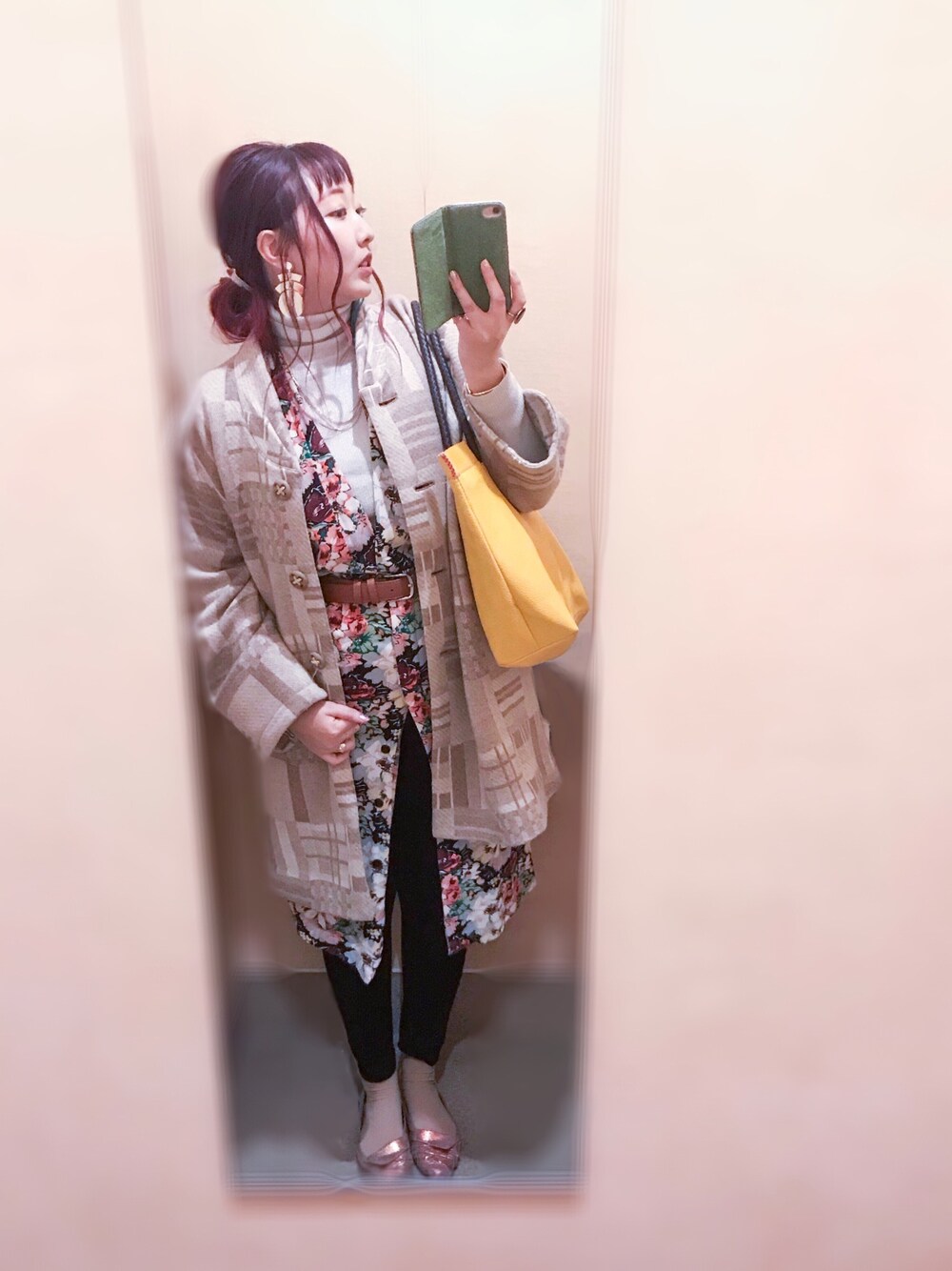 「仕事着A」｜「古着屋さんのアイテム（ピーコート、ベージュ系）」を使った、kotiさん（レディース・163cm）の夏コーディネートの1枚目の写真