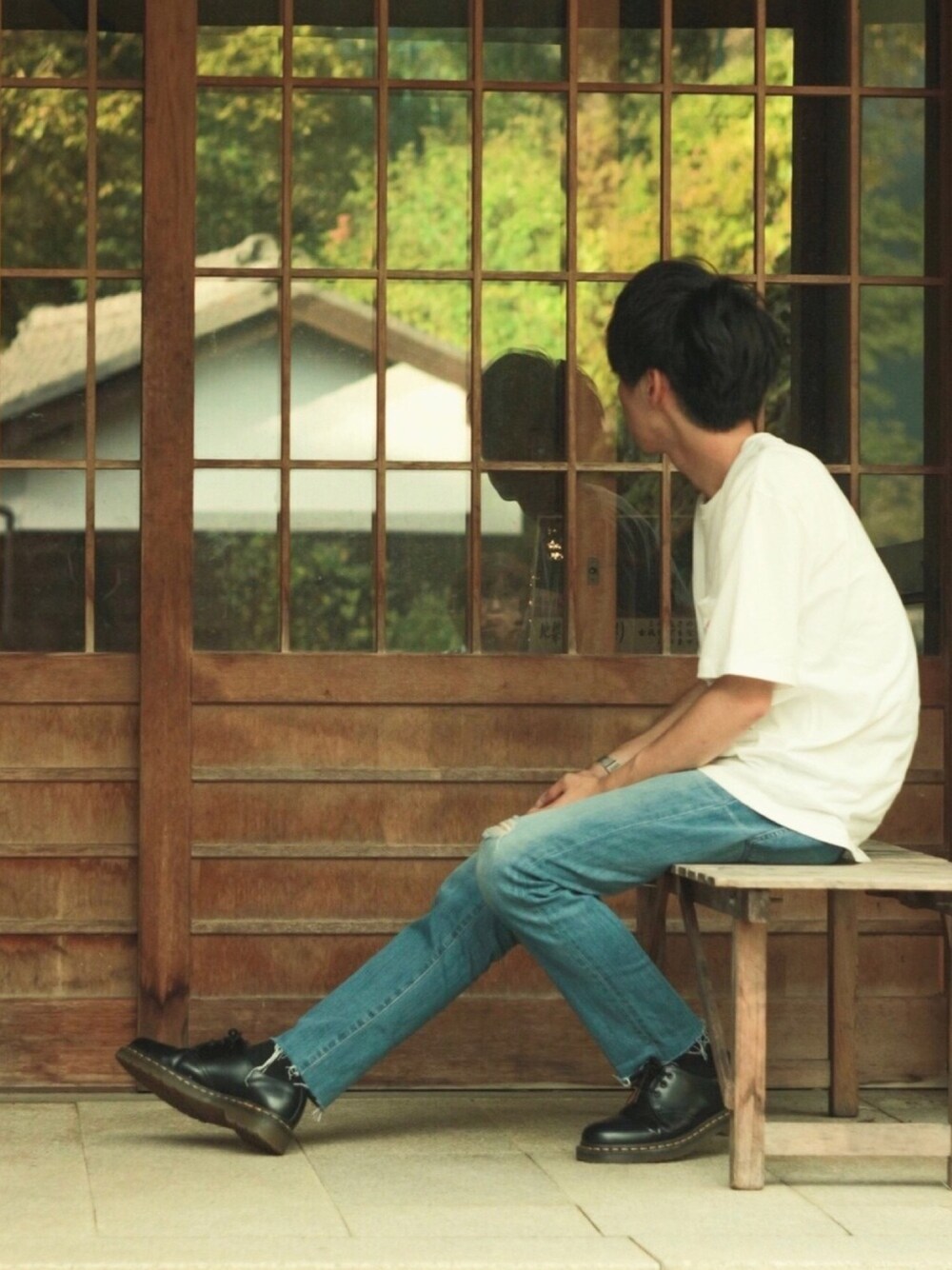 「休日スタイル、夏コーデ、夏、Danton、カットオフデニム、カットオフ、シンプル、白Tシャツ、カジュアル、初投稿」｜「B:MING by BEAMSの【OCEANS5月号掲載】DANTON × ビーミング by ビームス / 別注 ポケットTシャツ（Tシャツ/カットソー、ホワイト系）」を使った、とよさん（メンズ・171cm）の秋コーディネートの1枚目の写真