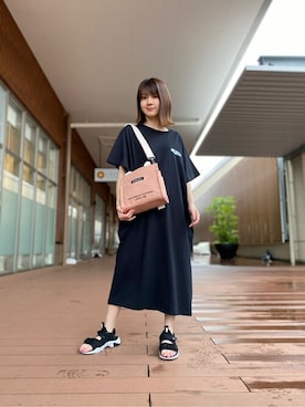 「MILKFED.（ミルクフェド）のアイテム（トートバッグ）」を使った、MILKFED.STAFFさん（レディース・157cm）の夏コーディネート