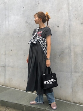「MILKFED.（ミルクフェド）のアイテム（トートバッグ）」を使った、MILKFED.STAFFさん（レディース・164cm）の夏コーディネート