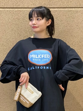 「アイテム（ポーチ）」を使った、MILKFED.STAFFさん（レディース・157cm）の秋コーディネート