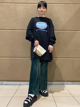 「アイテム（ポーチ）」を使った、MILKFED.STAFFさん（レディース・157cm）の秋コーディネート