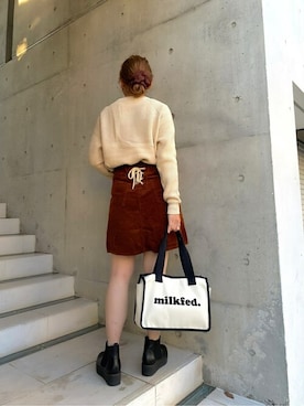 「MILKFED.（ミルクフェド）のアイテム（トートバッグ）」を使った、MILKFED.STAFFさん（レディース・164cm）の秋コーディネート