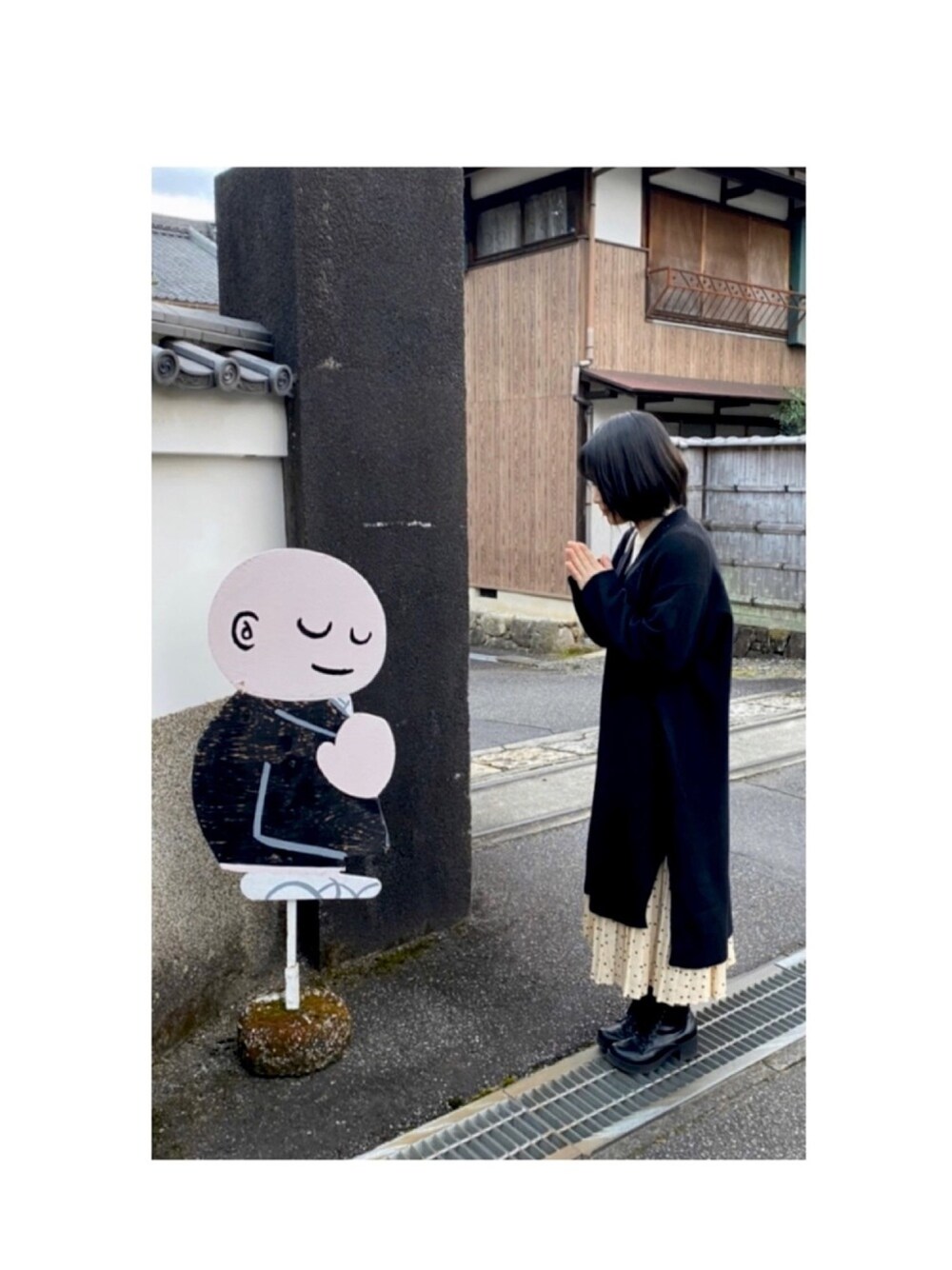 「僧侶、永保寺、モノトーン」｜「LOWRYS FARMのイタリーヘンリーワンピース　840736（ワンピース、ブラック系）」を使った、R！さん（レディース・157cm）の冬コーディネートの1枚目の写真