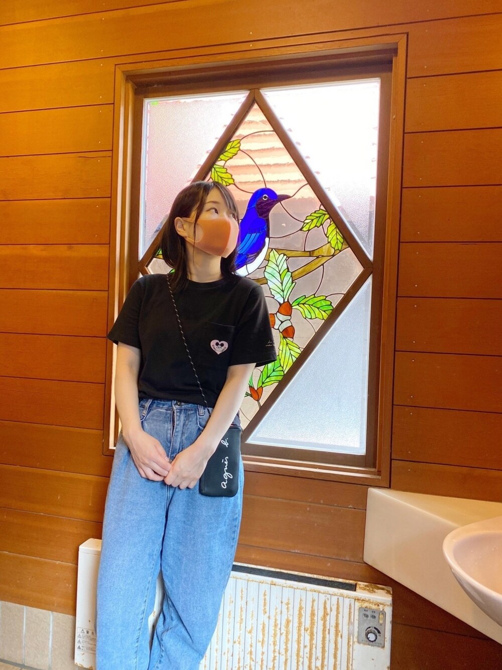 「シンプルコーデ、エスターキム、Tシャツ、夏だ！Tシャツ着よう！、リラックススタイル、ミッキー、ミッキーT、UT」｜「UNIQLOのミッキー アート UT エスター・キム（グラフィックTシャツ・半袖）（Tシャツ/カットソー、ブラック系）」を使った、R！さん（レディース・157cm）の夏コーディネートの1枚目の写真