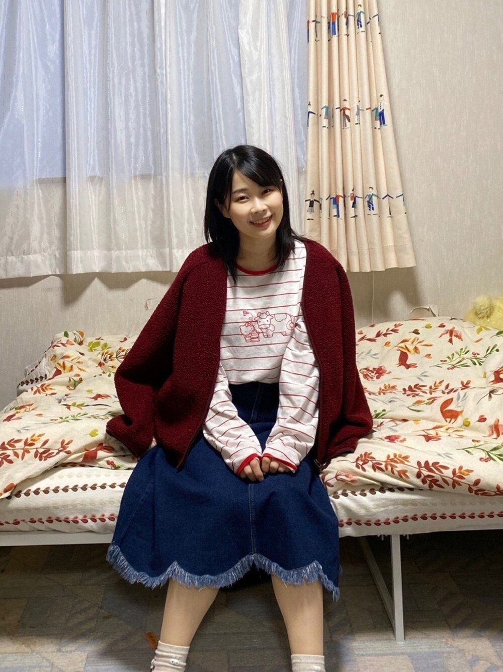 「赤、レッドコーデ、キティーちゃん、ユニクロ、カジュアルコーデ、merryjenny、秋のコーデ」｜「merry jennyのキティボーダーロンT（Tシャツ/カットソー、レッド系）」を使った、R！さん（レディース・157cm）の秋コーディネートの1枚目の写真