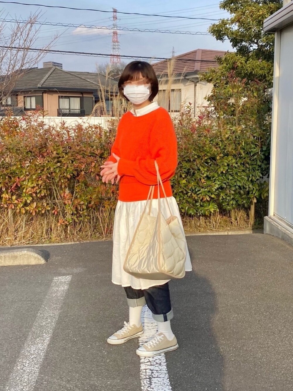 「休日スタイル、オトナカジュアル、シンプルコーデ、あったかコーデ、ootd、楽チンコーデ、プチプラコーデ、カジュアル、おしゃれさんと繋がりたい、大人かわいい」｜「NEUNAの【大容量軽量撥水】２wayキルティングビッグトートバッグ/トラベル旅行バッグ/マザーズバッグ/ペットキャリーバッグ/アウトドアバッグ（トートバッグ、ホワイト系）」を使った、きなまろさん（レディース・165cm）の冬コーディネートの1枚目の写真