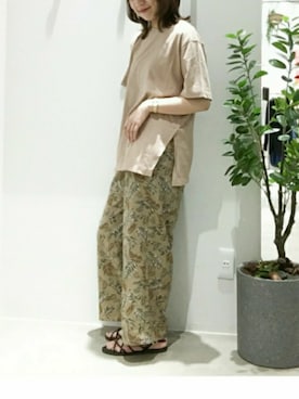 「スリット」｜「アイテム（アナログ腕時計）」を使った、shieeeさん（レディース・160cm）の夏コーディネート