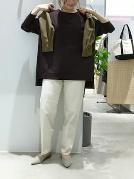 「スリット」｜「アイテム（アナログ腕時計）」を使った、shieeeさん（レディース・160cm）の秋コーディネート