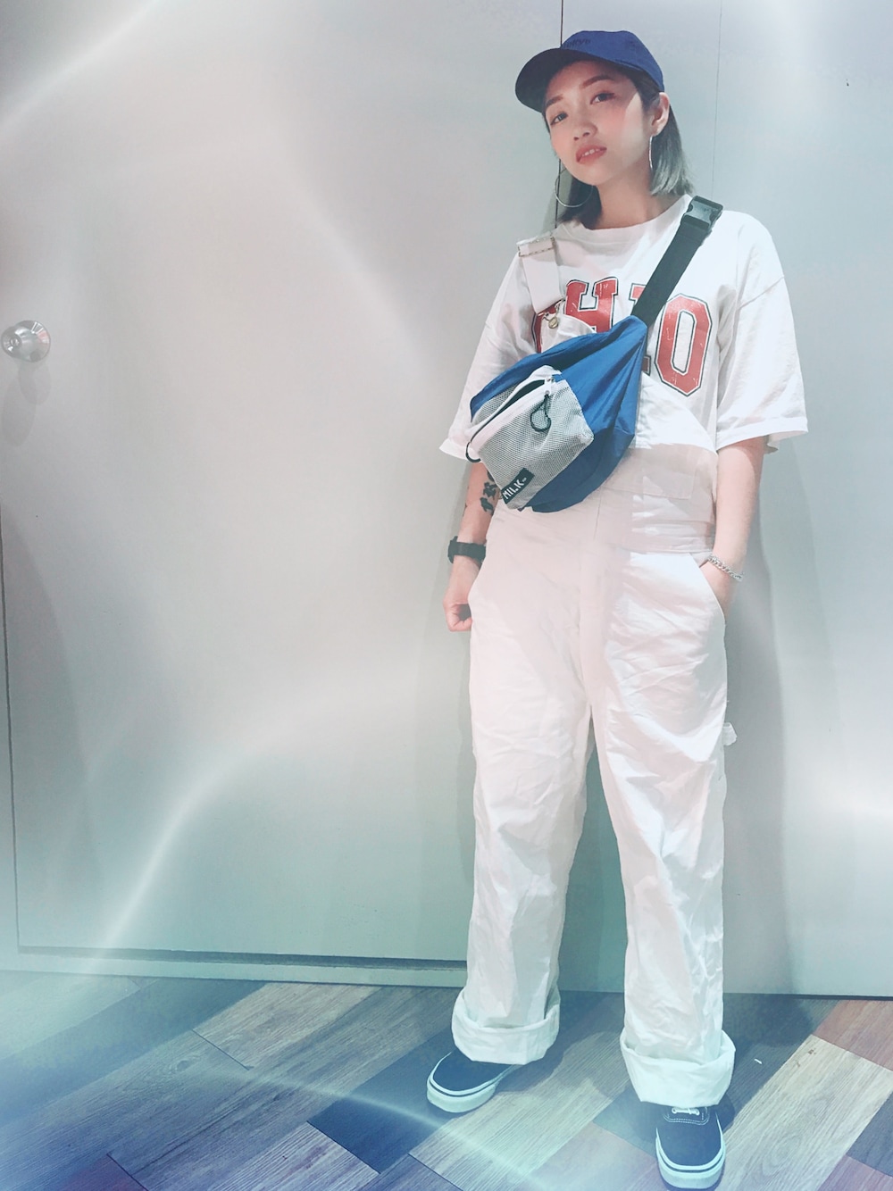 「Dickiesのアイテム（オールインワン・サロペット、ホワイト系）」を使った、wslさん（レディース・154cm）の夏コーディネートの1枚目の写真