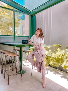 「アイテム（スーツパンツ、ピンク系）」を使った、Reyann芮安さん（レディース・165cm）の夏コーディネート