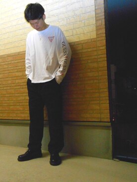 「FREAK'S STORE（フリークスストア）のWEB限定 Guess×FREAK'S STORE/ゲス 別注スーパービッグ ロゴ ロングスリーブTシャツ（Tシャツ/カットソー、ホワイト系）」を使った、Ｕ字さん（メンズ・178cm）の秋コーディネート