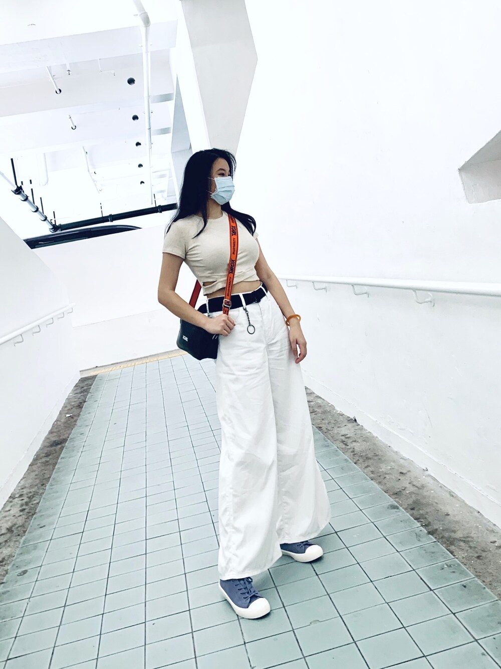 「164以上に見られる女、ootd、生後5ヶ月、happy birthday」｜「UNIQLOのアイテム（チノパンツ、ホワイト系）」を使った、Regina 💜さん（レディース・164cm）の春コーディネートの1枚目の写真