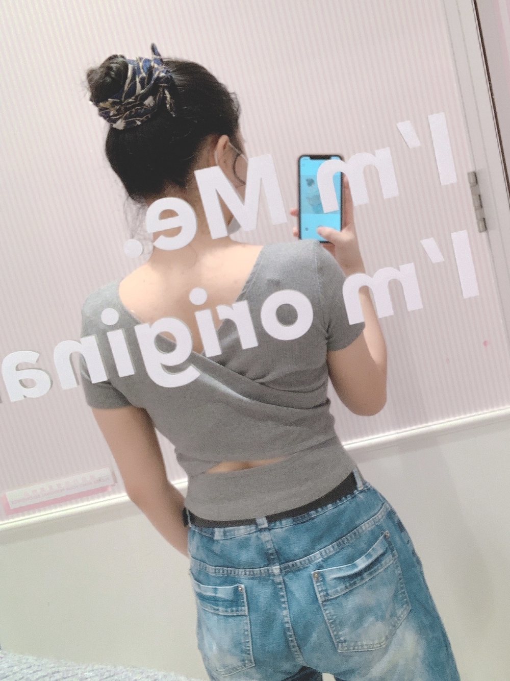「164cm、ootd、街頭穿搭」｜「eight sixtyのアイテム（その他トップス、グレー系）」を使った、Regina 💜さん（レディース・164cm）の春コーディネートの1枚目の写真