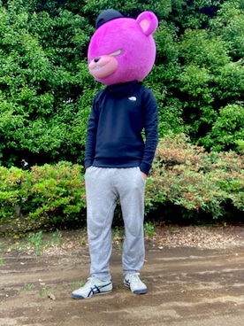 「アイテム（スウェットパンツ、シルバー系）」を使った、karbullさん（メンズ・171cm）の春コーディネート