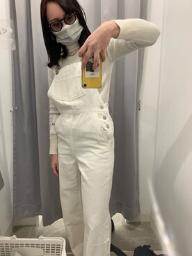 「ホワイトパンツ」｜「アイテム（サロペット/オーバーオール）」を使った、ayaさん（レディース・157cm）の冬コーディネート