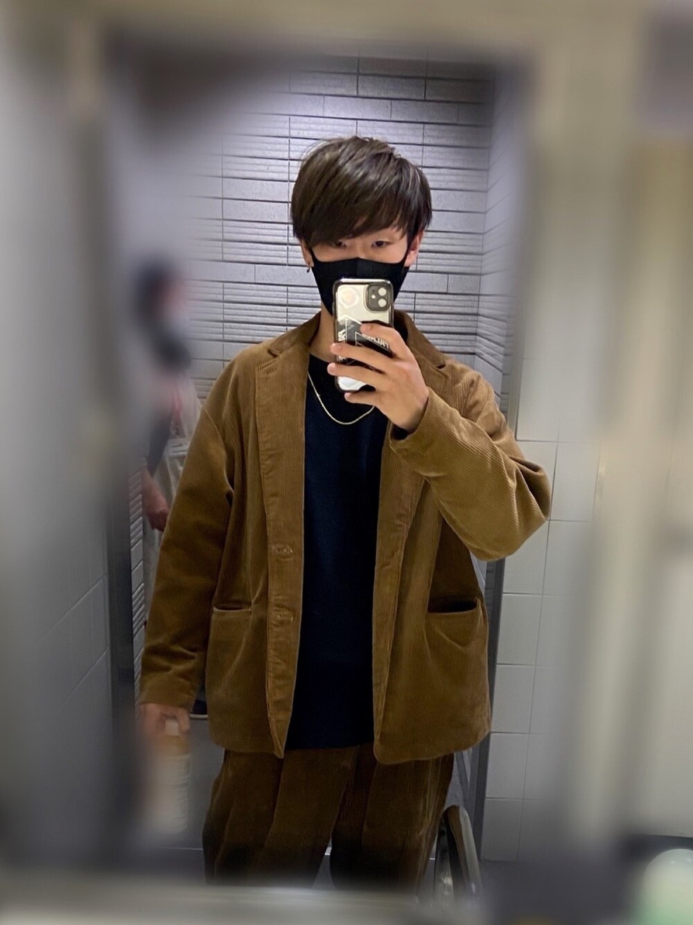 「休日スタイル、オトナカジュアル、秋冬コーデ、お洒落さんとつながりたい、ブラウン、大学生コーデ、いいね＆フォロー よろしくお願いします！、キレイめ、セットアップ」｜「UNIQLOのアイテム（Tシャツ/カットソー、ブラック系）」を使った、Hozuさん（メンズ・175cm）の秋コーディネートの1枚目の写真