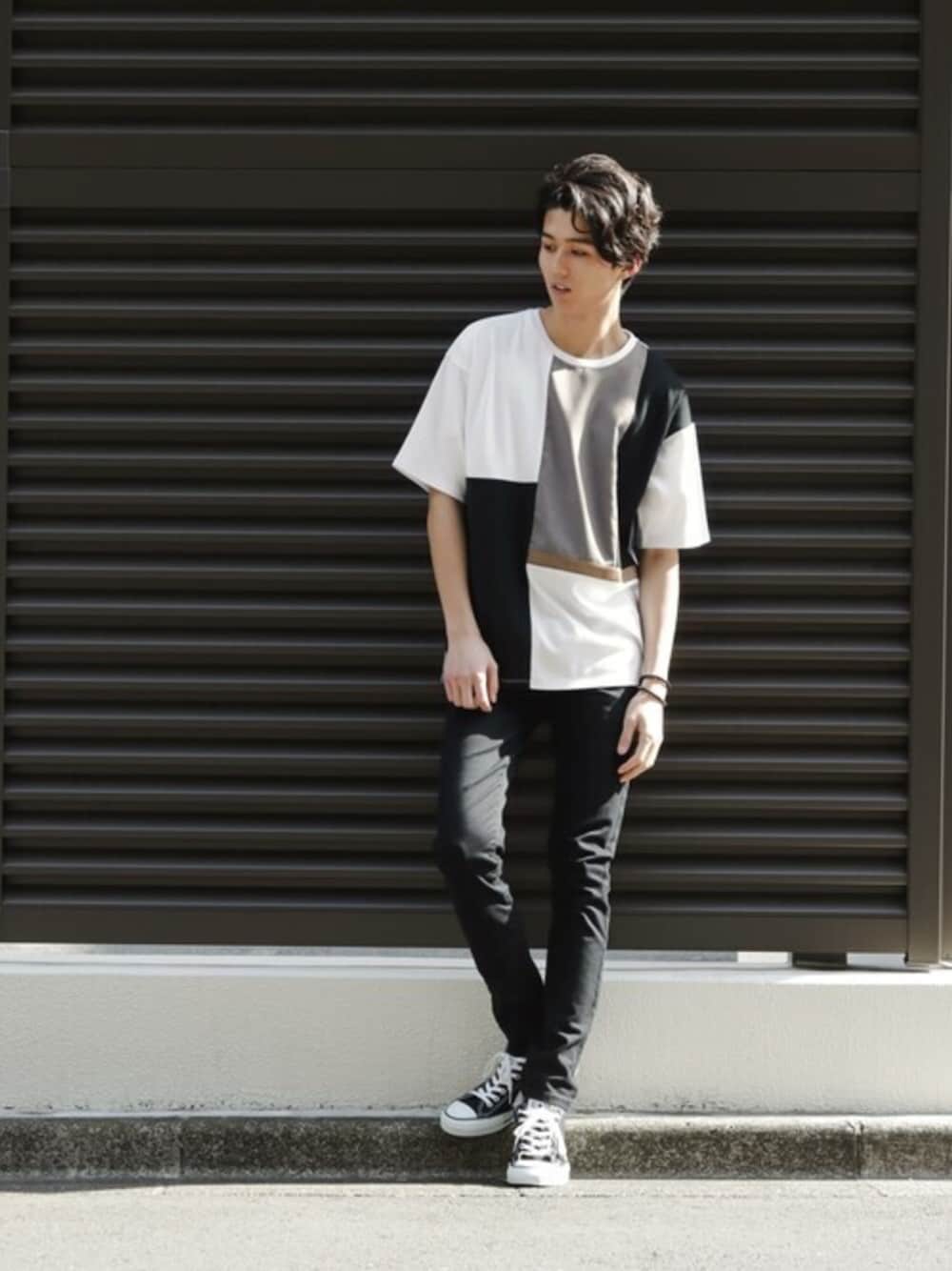 「カットソー、Tシャツ、メンズ、トップス、マックハウス、Machouse、URBAN COLLECTION」｜「URBAN COLLECTIONのポンチ切替クルーTシャツ（Tシャツ/カットソー、ホワイト系）」を使った、マックハウスZOZOスタイリスト メンズさん（メンズ・179cm）の春コーディネートの1枚目の写真
