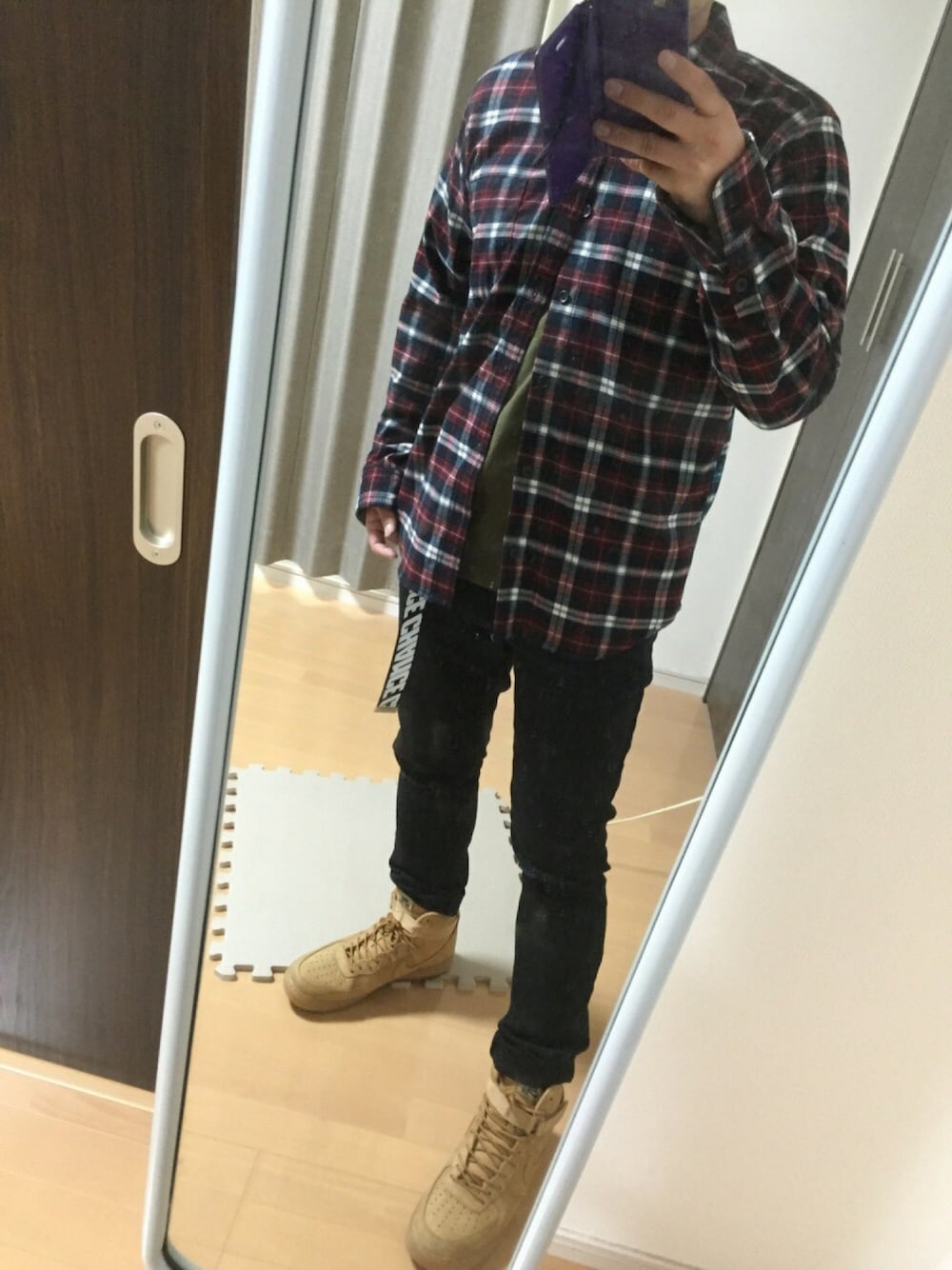 その他のシャツ/ブラウス、その他のシャツ/ブラウス、グリーン系のTシャツ/カットソーを着用したメンズの秋コーディネートの1枚目の写真