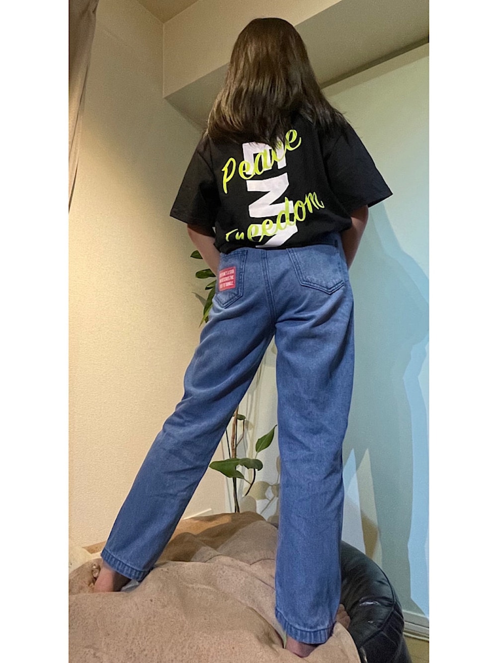 「キッズファッション、JENNI、sisterjenni、おしゃれさんと繋がりたい、js5、キッズコーデ、小学生女子、小学生」｜「SISTER JENNIのバックロゴロング丈Tシャツ（Tシャツ/カットソー、ブラック系）」を使った、☆Rico☆さん（キッズ・138cm）の春コーディネートの1枚目の写真