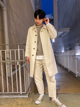 「オールホワイト」｜「アイテム（ステンカラーコート）」を使った、𝐊さん（メンズ・180cm）の春コーディネート