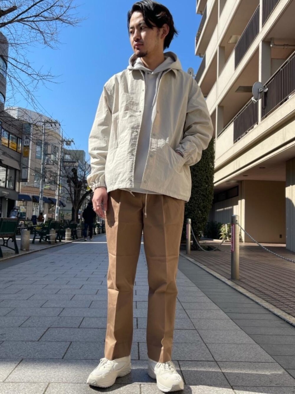 「casual、Livelihood、春カラースタイル」｜「MoonStarの[ ムーンスター ] MOONSTAR 810S STUDEN スニーカー（スニーカー、ホワイト系）」を使った、morimoto11289さん（メンズ・177cm）の春コーディネートの1枚目の写真