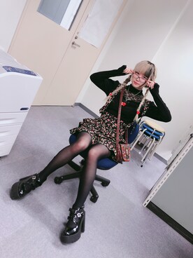 「SWIMMER（SWIMMER）のアイテム（バッグ）」を使った、六禄ろく（死体）さん（レディース・160cm）の春コーディネート