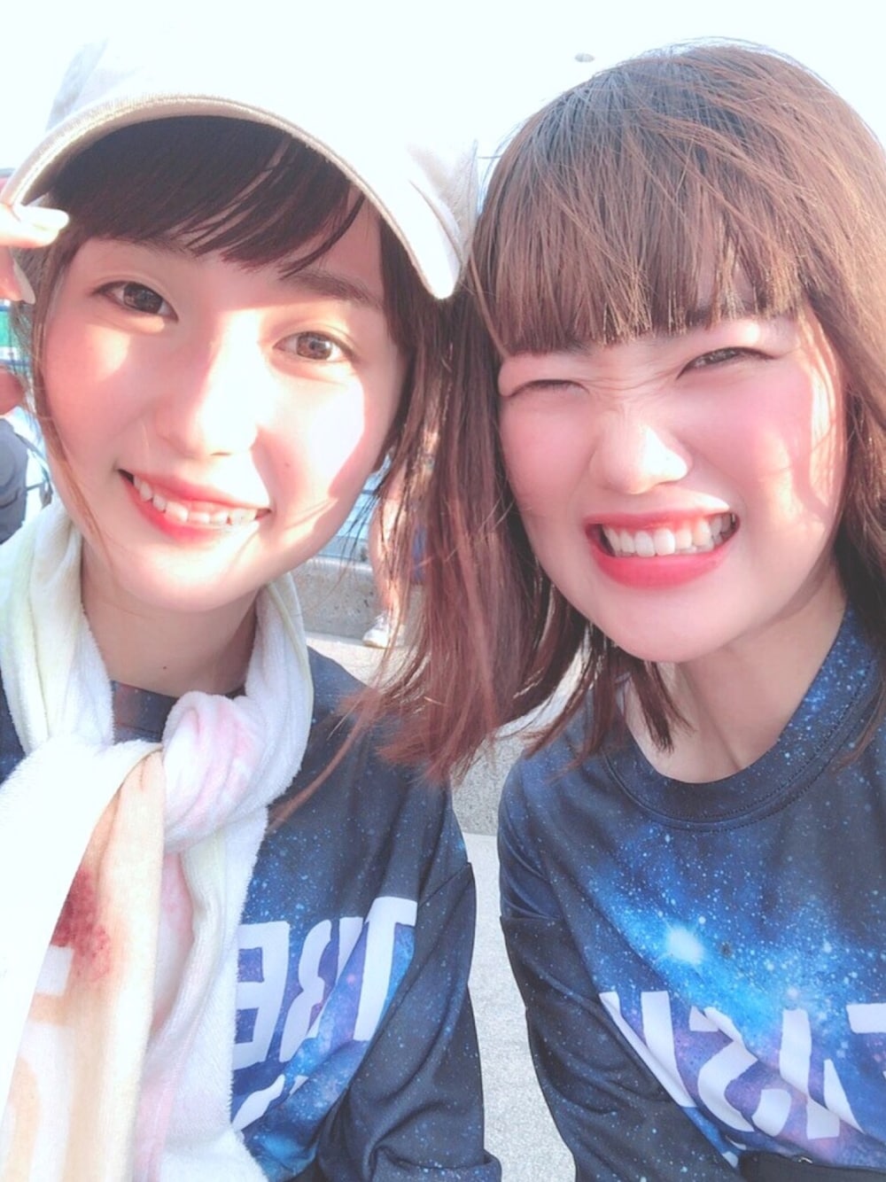 「treasure05x、フェス、フェススタイル、フェスコーデ、おそろいコーデ、フェスTシャツ、ライブ、キャップ、ootd、UVERworld」｜「treasure05xのアイテム（トップス、ブルー系）」を使った、ささみさん（レディース・156cm）の秋コーディネートの1枚目の写真