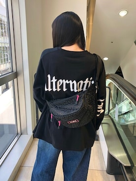 「アイテム（ボディバッグ/ウエストポーチ、ピンク系）」を使った、X-girl STAFFさん（レディース・150cm）の秋コーディネート