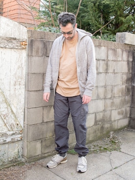 「TOPMAN（トップマン）のアイテム（Tシャツ/カットソー）」を使った、Mason Kraneさん（メンズ・183cm）の春コーディネート