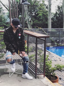 「PULL&BEAR（プルアンドベア）のアイテム（ミリタリージャケット）」を使った、Albertus Santosoさん（メンズ・167cm）の秋コーディネート