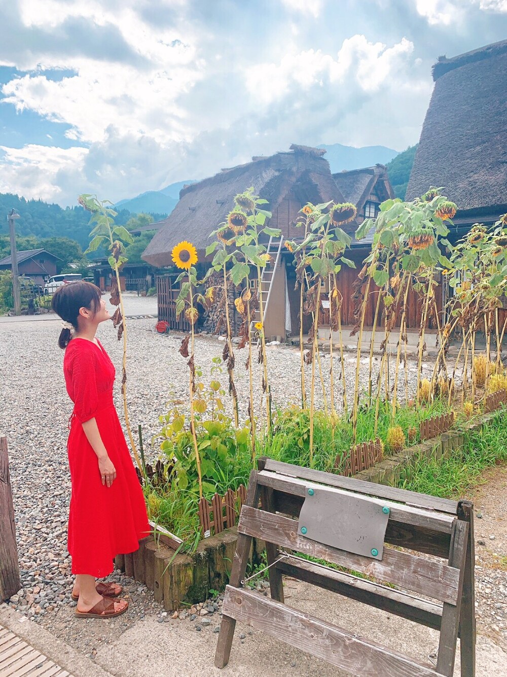 「赤ワンピース、コットンワンピース、夏コーデ」｜「MERCURYDUOのアイテム（ワンピース、レッド系）」を使った、Momo さん（レディース・157cm）の夏コーディネートの1枚目の写真