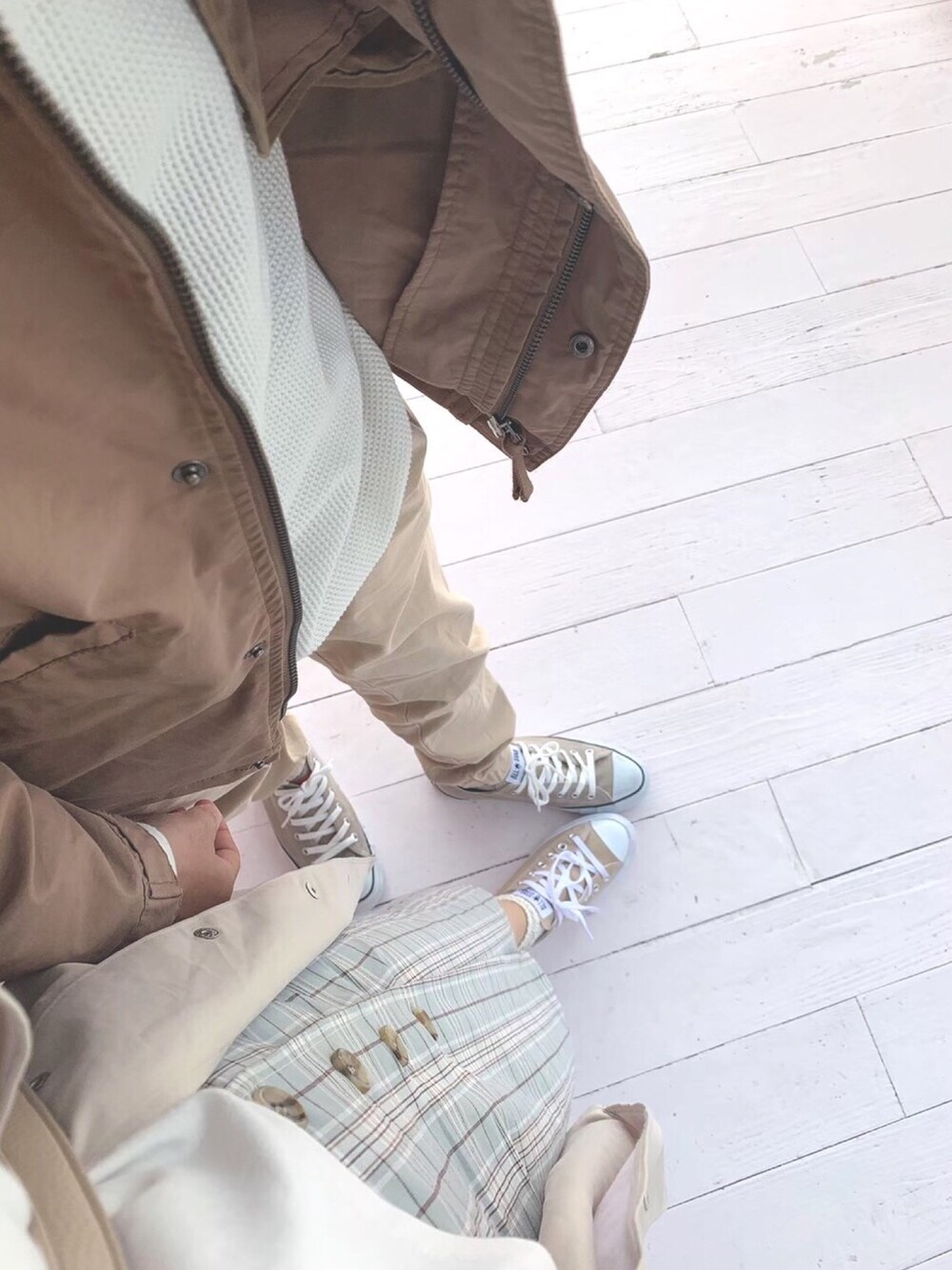 「シミラールック、シミラーコーデ、春」｜「CONVERSEのCONVERSE コンバース CVS AS COLORS OX キャンバスオールスターカラーズオックス 32860669 BEIGE（スニーカー、ベージュ系）」を使った、Momo さん（レディース・158cm）の夏コーディネートの1枚目の写真
