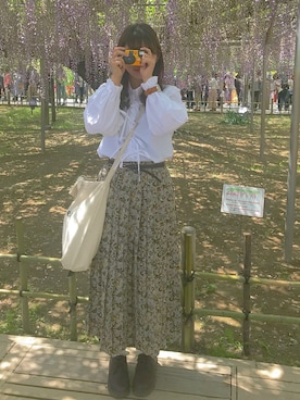 「カメラ女子」｜「アイテム（トートバッグ）」を使った、miiiiiiiさん（レディース・156cm）の春コーディネート