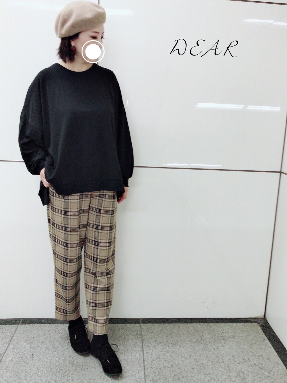 「秋のコーデ、大人カジュアル、GU、r.p.s、きれいめカジュアル、ベレー帽、チェックパンツ、オックスフォードシューズ、スウェット、おしゃれさんと繋がりたい」｜「rpsのアイテム（スウェット、ブラック系）」を使った、＊megu＊さん（レディース・163cm）の秋コーディネートの1枚目の写真