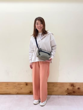 「USAコットン」｜「アイテム（スラックス）」を使った、coen あまのさん（レディース・164cm）の冬コーディネート